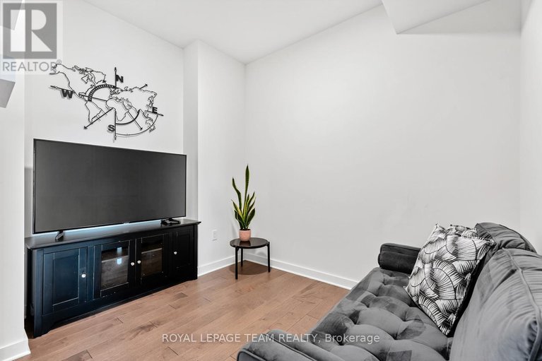 29177023/608-135-barrette-street/vanier/ottawa/ontario/K1L7Z9_21