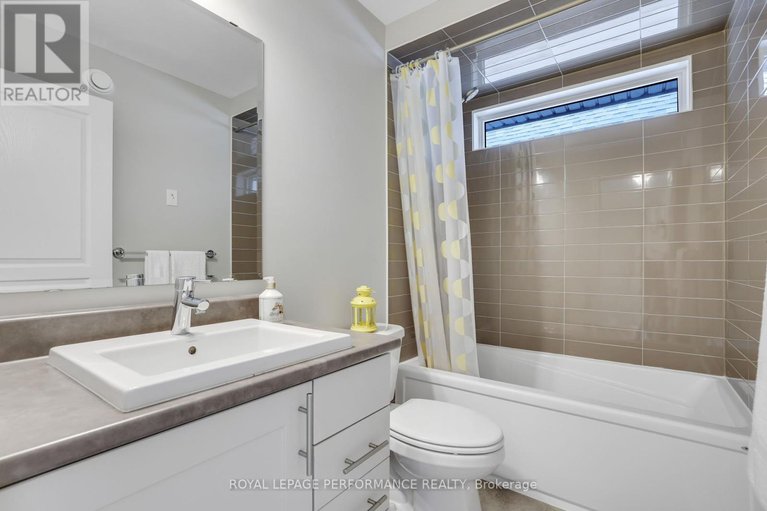 28913501/266-shinleaf-crescent/mer-bleuebradley-estatesanderson-park/ottawa/ontario/K1W0J2_32