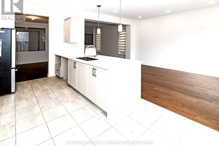 29078979/622-cordelette-circle/mer-bleuebradley-estatesanderson-park/ottawa/ontario/K1W0P6_15