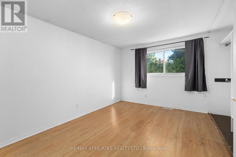 28964086/306-woodfield-drive/tanglewood/ottawa/ontario/K2G3W9_16