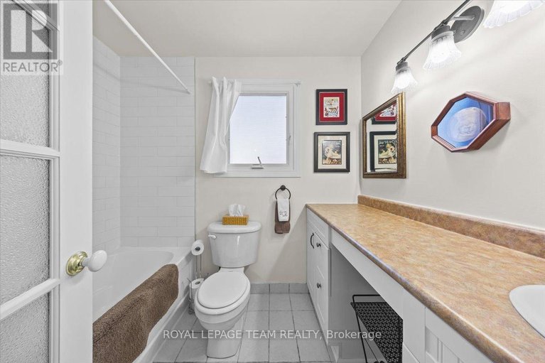 29582797/221-3310-southgate-road/south-keys/ottawa/ontario/K1V8X4_24