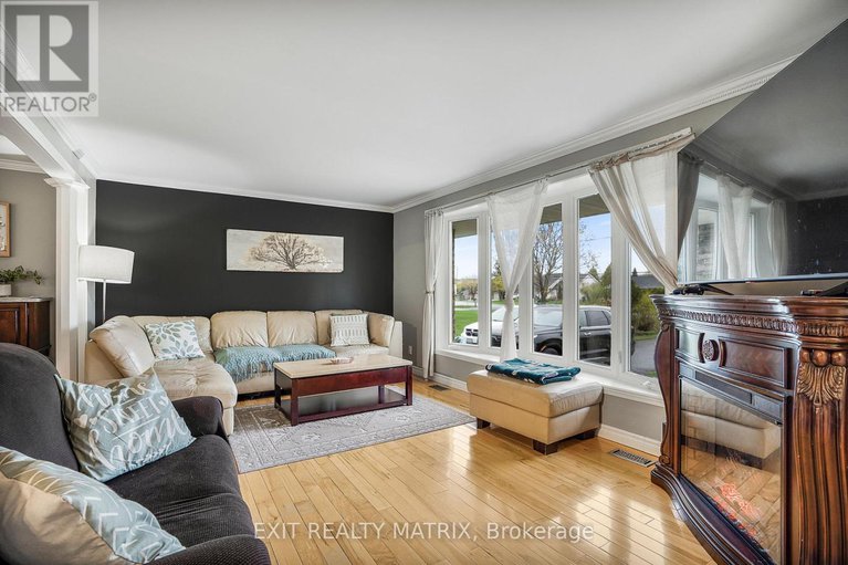 28639624/31-front-road/lorignal/champlain/ontario/K0B1K0_9