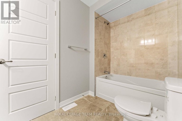 28156598/667-fenwick-way-e/stonebridge/ottawa/ontario/K2C3H2_24