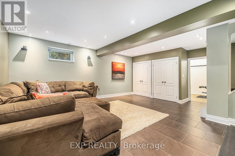 29064554/10-carlisle-circle/remainder-of-stittsville-area/ottawa/ontario/K0A1B0_29