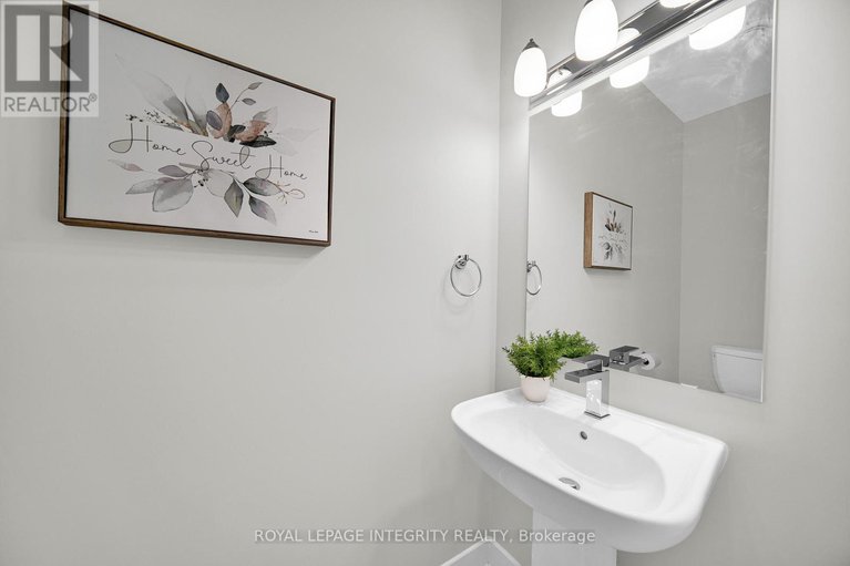 29227761/1078-lunar-glow-crescent/riverside-southgloucester-glen/ottawa/ontario/K4M0J8_7