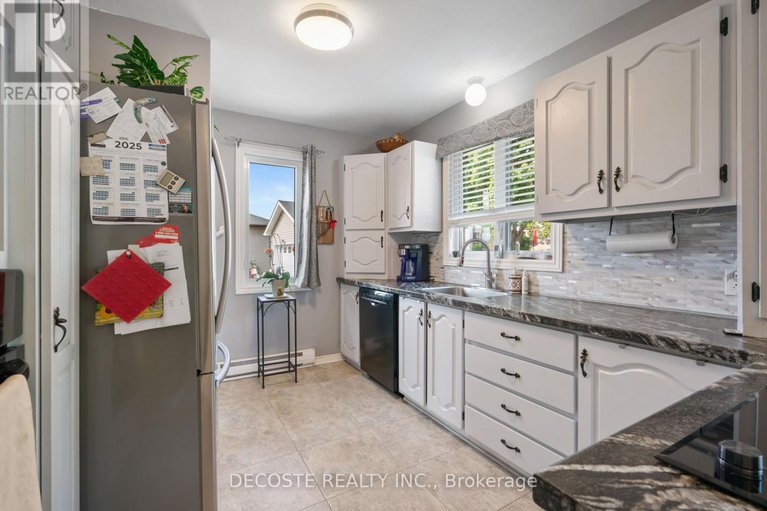 28706818/137-park-avenue/alexandria/north-glengarry/ontario/K0C1A0_9