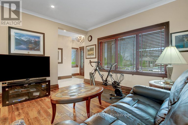 28184853/1271-field-street/bel-air-park/ottawa/ontario/K2C2P9_8