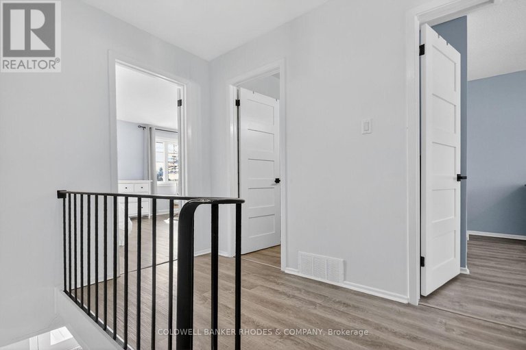 29438114/521-orkney-private/carleton-square/ottawa/ontario/K2C3M7_17