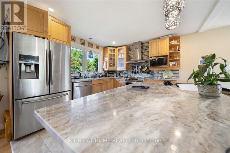 29161364/1-harrogate-place/crystal-beach/ottawa/ontario/K2H5L6_15