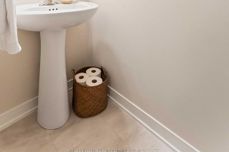 29126809/629-quilter-row/goulbourn-twp-from-franktown-rdsouth-to-rideau/ottawa/ontario/K0A2Z0_5