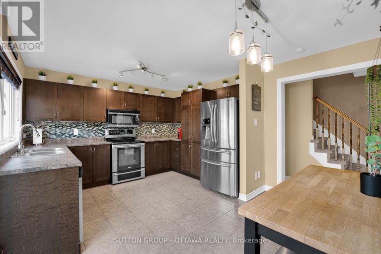 28556143/3596-cambrian-road/half-moon-bay/ottawa/ontario/K2J0S5_11