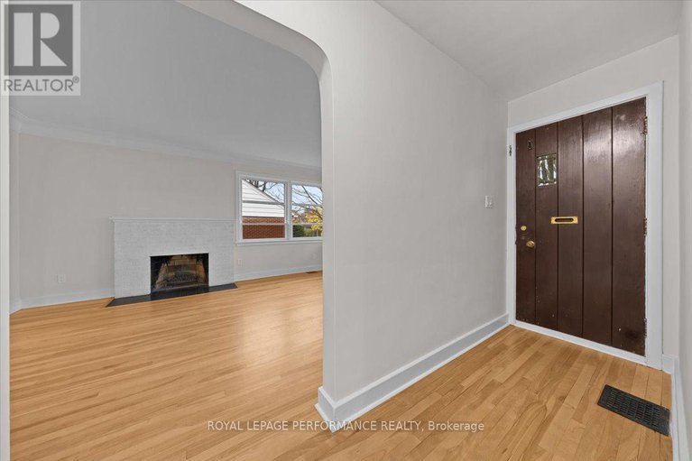 29083781/234-knox-crescent/riverview-park/ottawa/ontario/K1G0K8_2