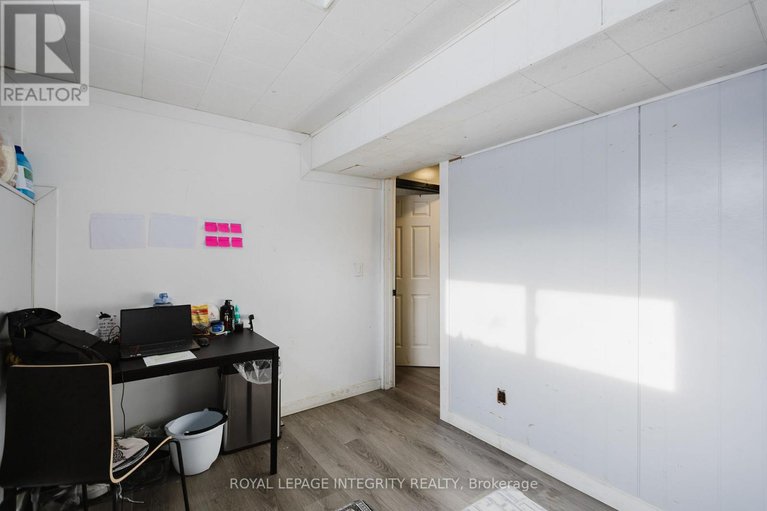 29409760/1197-deer-park-road/city-viewskylinefisher-heightsparkwood-hills/ottawa/ontario/K2E6H5_26