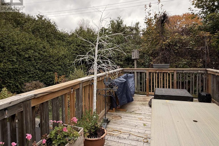 29062143/2424-joliffe-street/hawthorne-meadows/ottawa/ontario/K1G1G9_34