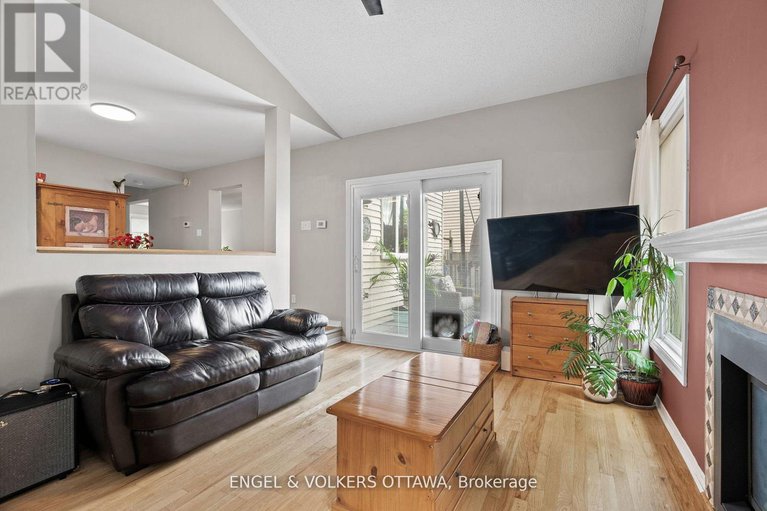 28820211/51-emerald-meadows-drive/emerald-meadowstrailwest/ottawa/ontario/K2M2L5_20