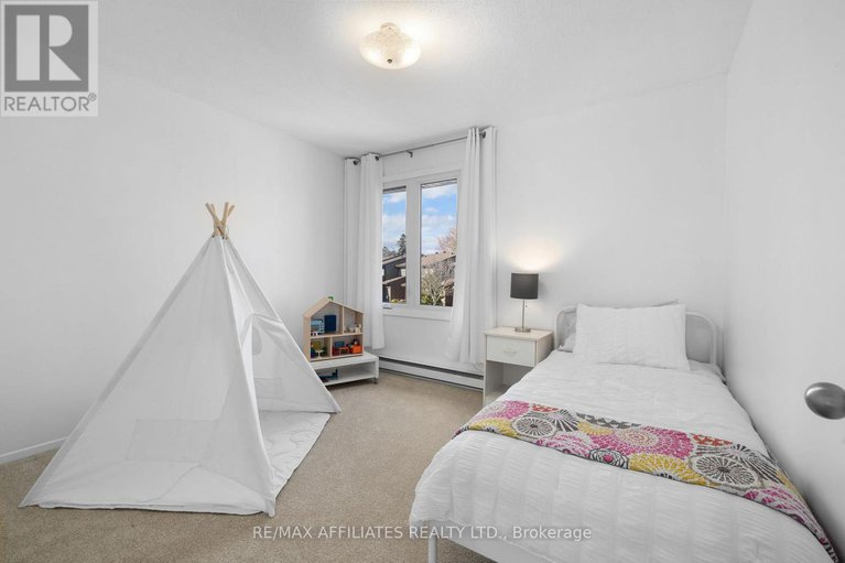 29083551/12-selye-crescent/beaverbrook/ottawa/ontario/K2K1C9_27