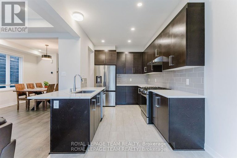 28959993/611-fenwick-way/stonebridge/ottawa/ontario/K2J7E5_13