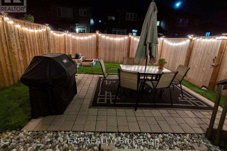 29606498/710-brian-good-avenue/riverside-southgloucester-glen/ottawa/ontario/K4M0C1_32