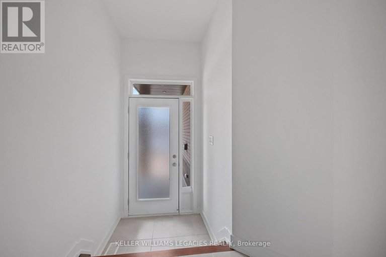 28608442/11-mendoza-way/emerald-meadowstrailwest/ottawa/ontario/K2S1B6_3