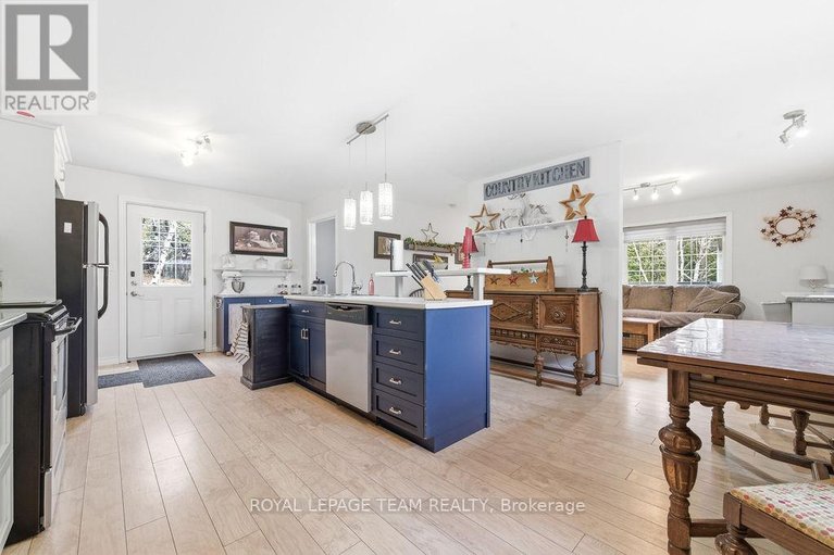 29617709/5195-mcdonalds-corners-road/lanark-highlands-dalhousie-twp/lanark-highlands/ontario/K0G1M0_35