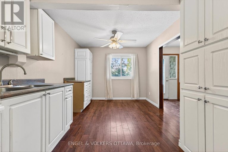 29362440/124-1449-ridgebrook-drive/pineview/ottawa/ontario/K1B4T1_12