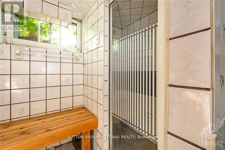 28870961/846-st-laurent-boulevard/overbrookcastle-heights/ottawa/ontario/K1K3A9_20