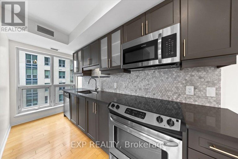 29234795/2009-195-besserer-street/sandy-hill/ottawa/ontario/K1N0B6_7