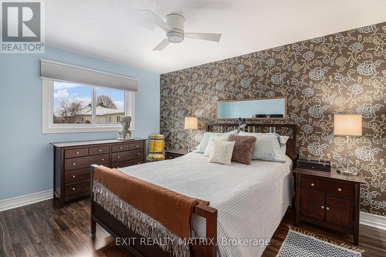 29247214/813-clearcrest-crescent/fallingbrookridgemount/ottawa/ontario/K4A3E8_19