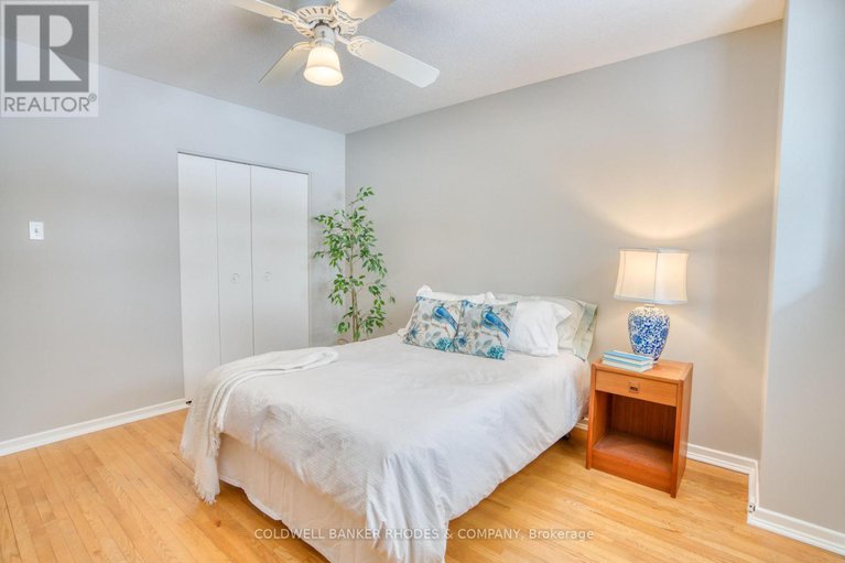 29414464/1858-sharel-drive/urbandale-acres/ottawa/ontario/K1H6W4_16