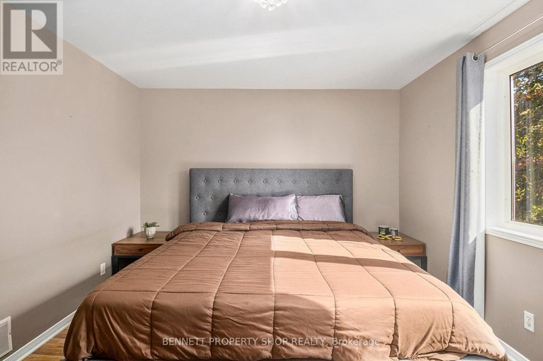 28963479/436-yves-street/town-of-rockland/clarence-rockland/ontario/K4K1E9_16