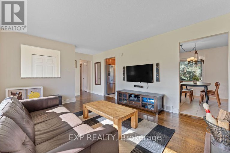 29077566/19-sunnycrest-drive/city-viewskylinefisher-heightsparkwood-hills/ottawa/ontario/K2E5Y3_7