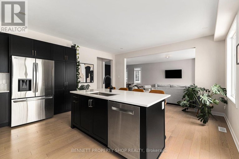 28055721/639-terrier-circle/goulbourn-twp-from-franktown-rdsouth-to-rideau/ottawa/ontario/K0A2Z0_10
