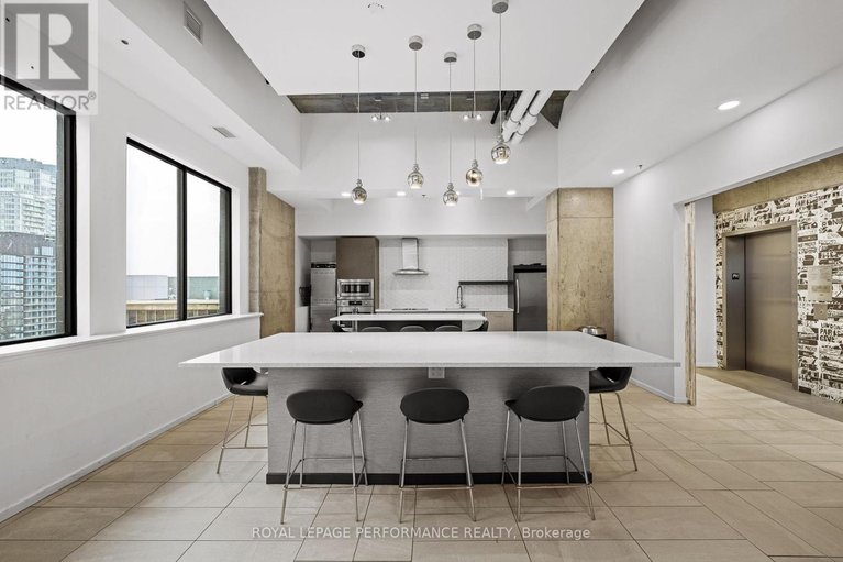 29665093/1118-105-champagne-avenue-s/west-centre-town/ottawa/ontario/K1S5E5_24