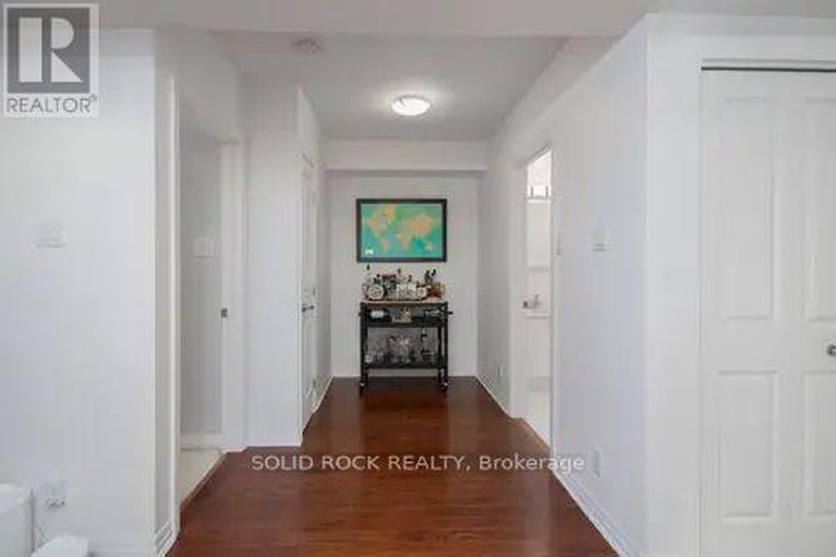 28822083/505-242-rideau-street/sandy-hill/ottawa/ontario/K1N0B7_10
