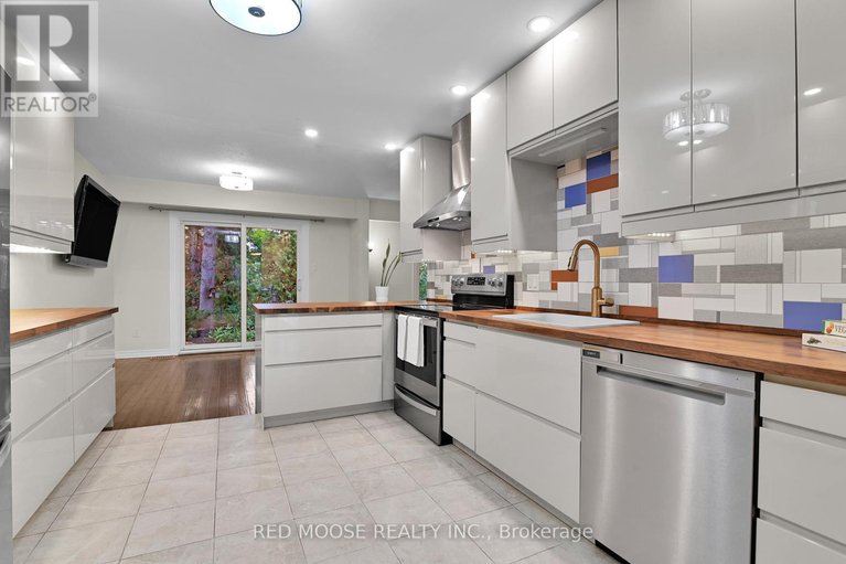 28966655/21-ramsgate-private/mooneys-bayriverside-park/ottawa/ontario/K1V8M4_9