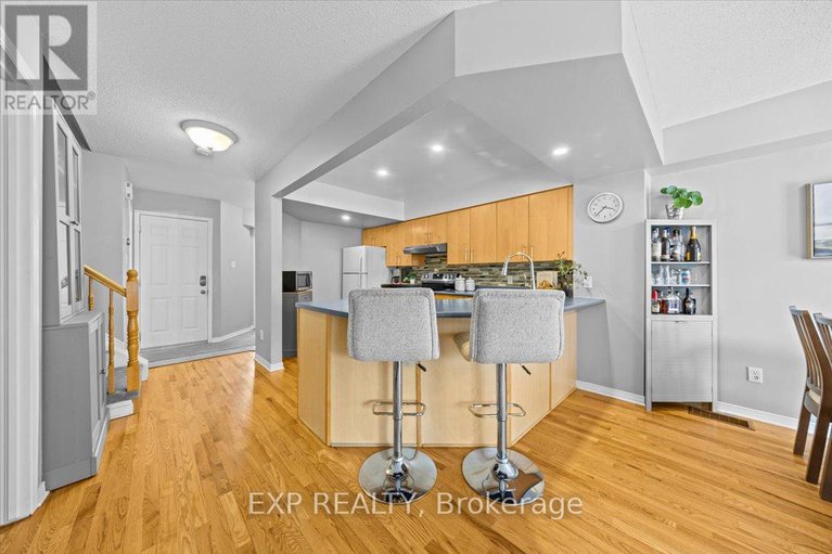 29354269/44-coralbell-private/hunt-club-parkgreenboro/ottawa/ontario/K1T3Z9_13