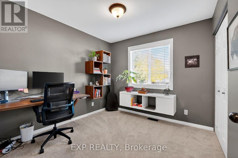 29690360/544-loucks-drive/village-of-russell/russell/ontario/K4R1B6_23