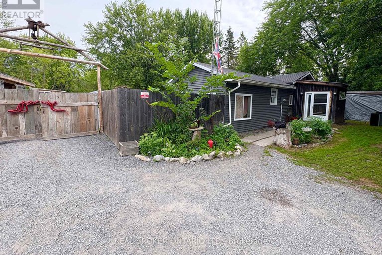 28710222/2401-totem-ranch-road/north-grenville-twp-kemptville-south/north-grenville/ontario/K0G1T0_3
