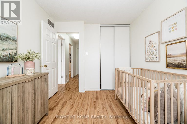 29233158/117-kincardine-drive/glencairnhazeldean/ottawa/ontario/K2V1B1_24