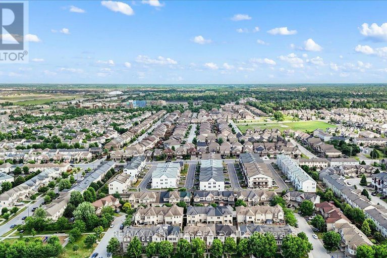 28636683/1028-pampero-crescent/stittsville-north/ottawa/ontario/K2S0N4_33