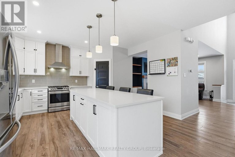 29499716/1212-avignon-street/embrun/russell/ontario/K0A1W0_13