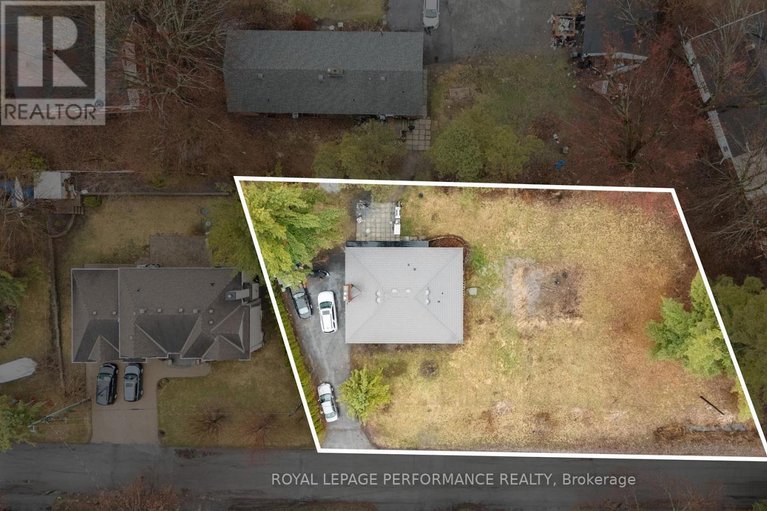 29614137/28-myrle-avenue/crystal-bayrocky-point/ottawa/ontario/K2H8E6_7