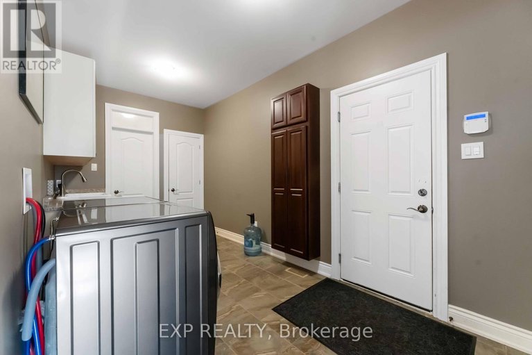28869006/6805-pebble-trail-way/greely/ottawa/ontario/K4P0B7_26