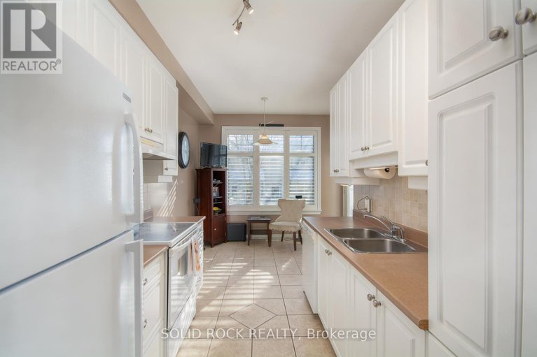 29365910/416-cache-bay-crescent/blossom-parkkemp-parkfindlay-creek/ottawa/ontario/K1T4H3_15