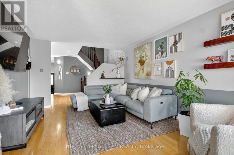 28882622/2001-dunollie-crescent/morgans-grantsouth-march/ottawa/ontario/K2W1H5_14