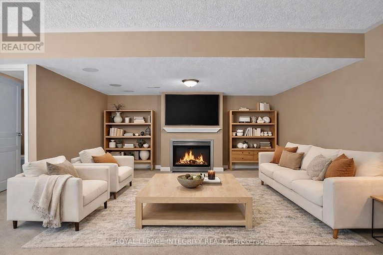 29579806/672-pepperville-crescent-e/emerald-meadowstrailwest/ottawa/ontario/K2M0E4_22