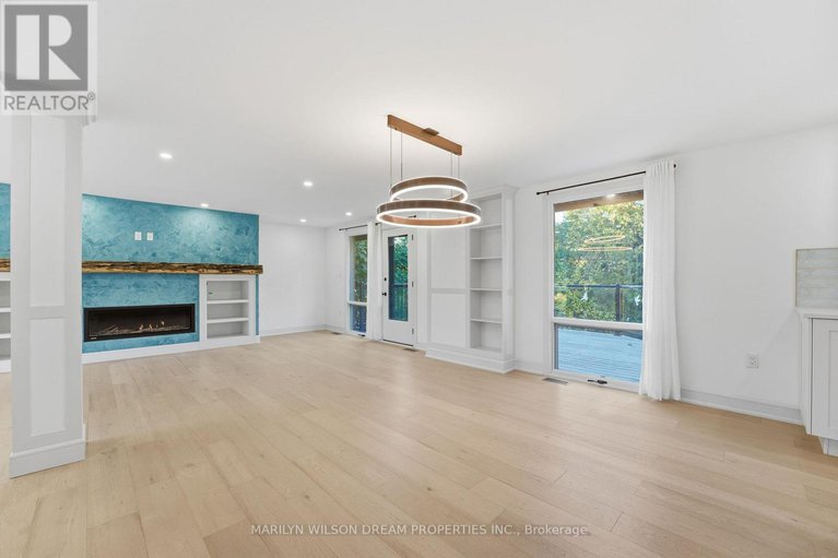 29155017/33-commanche-drive/city-viewskylinefisher-heightsparkwood-hills/ottawa/ontario/K2E6E8_7