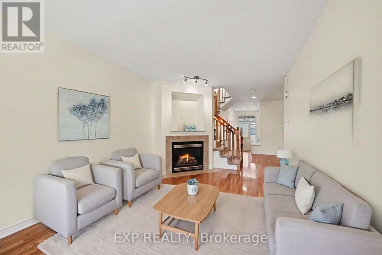 29683851/15-cedar-valley-drive/emerald-meadowstrailwest/ottawa/ontario/K2M2Y5_7