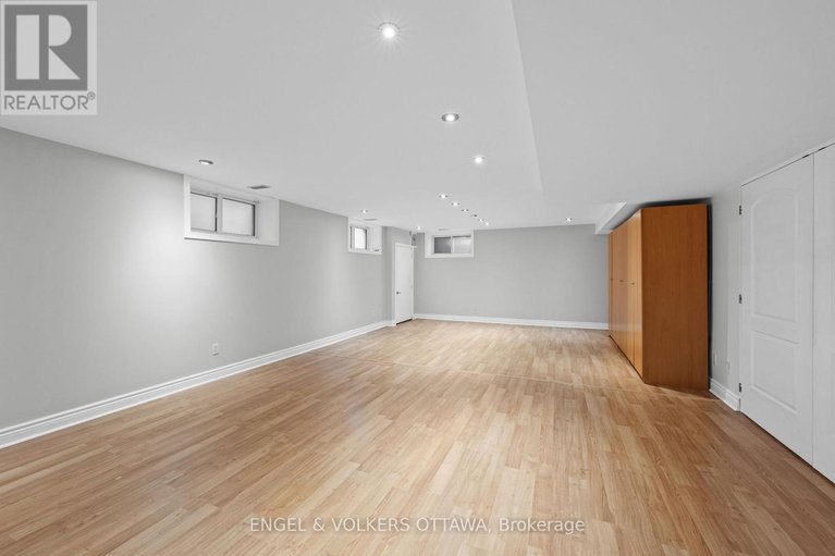 29614138/249-atlantis-avenue/westboro-west/ottawa/ontario/K2A1X9_24