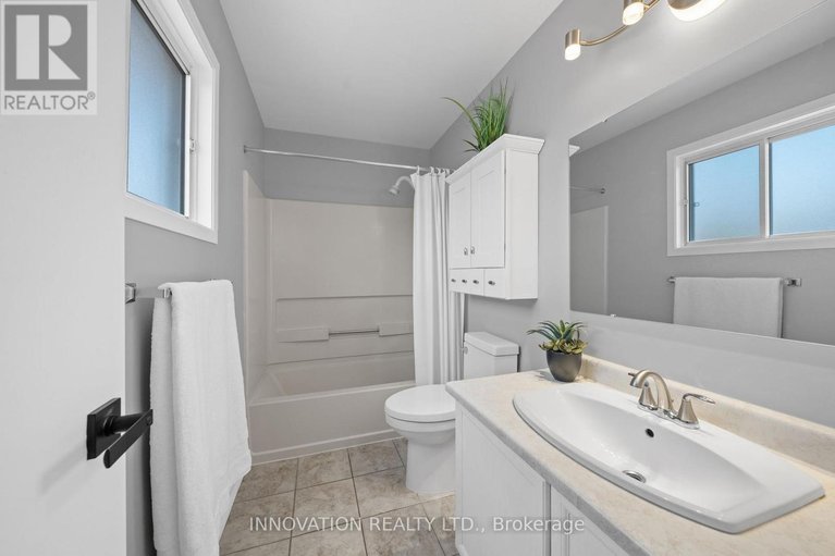 29591600/2056-wildflower-drive/queenswood-heights-south/ottawa/ontario/K1E3R3_24